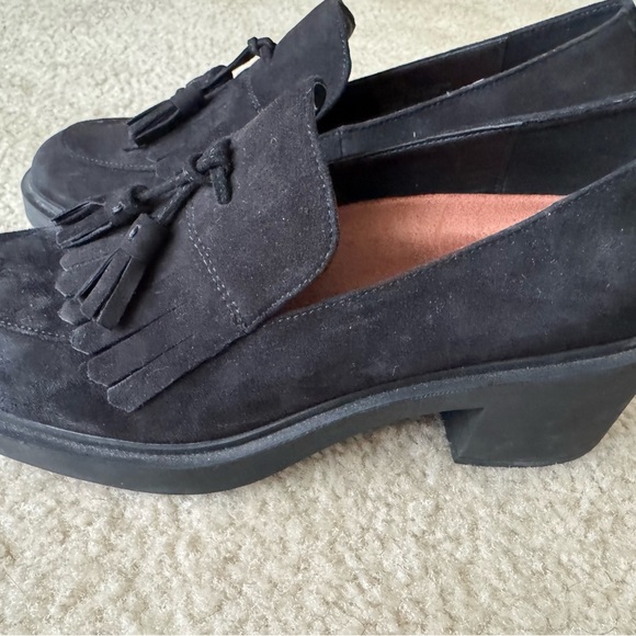 AEROSOLES Black Suede Loafers with Tassel Detail size 8 - Picture 9 of 14